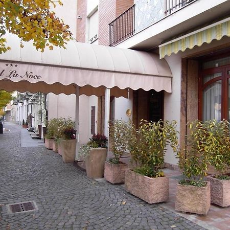 Hotel La Noce Кивассо Экстерьер фото