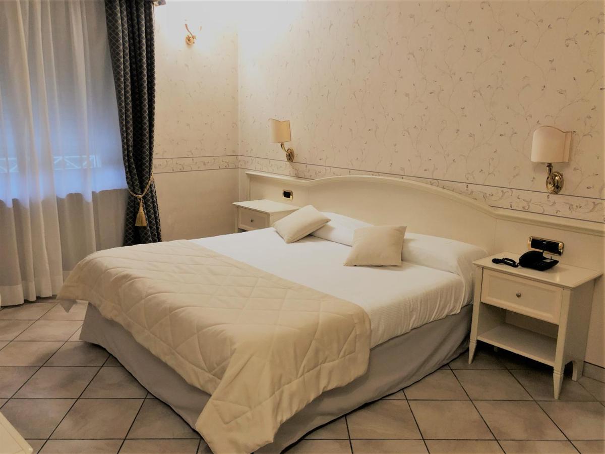 Hotel La Noce Кивассо Экстерьер фото